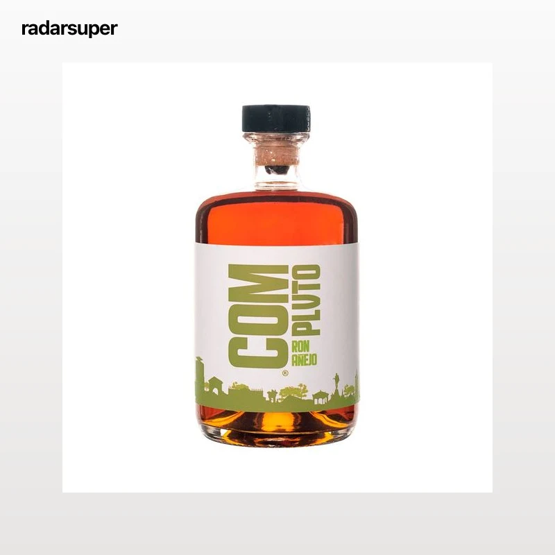 COMPLVTO Ron dorado añejo, elaborado en Madrid COMPLVTO botella de 70 cl.