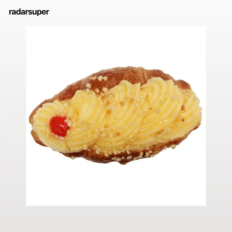 Croissant relleno de crema.