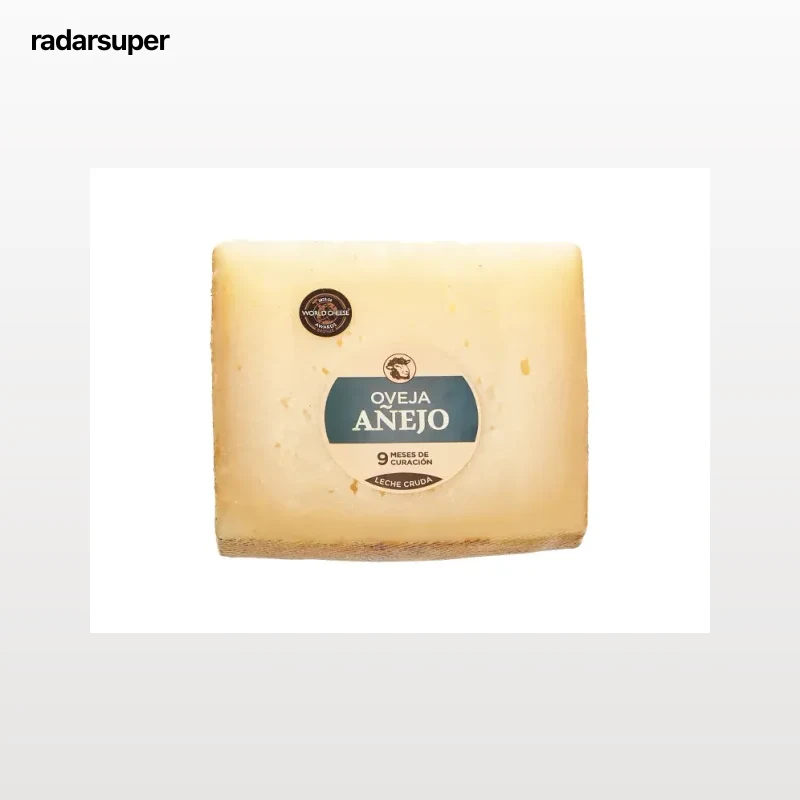 Cuña de queso de oveja añejo