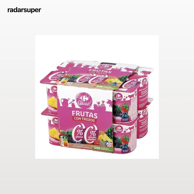 Leche fermentada desnatada con trozos de frutas de fresa, piña y frutas del bosque sin azúcar añadido Carrefour pack de 12 unidades de 125 g.
