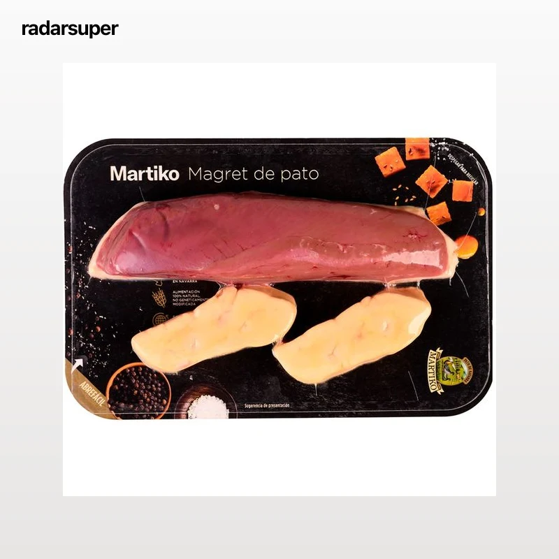 MARTIKO Magret de pato con corte tataki y dos escalopes de foie gras de pato.