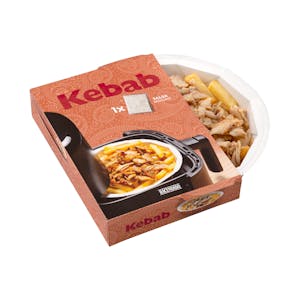 Patatas fritas con carne kebab y salsa