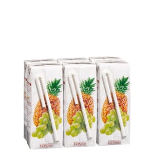Zumo de piña y uva